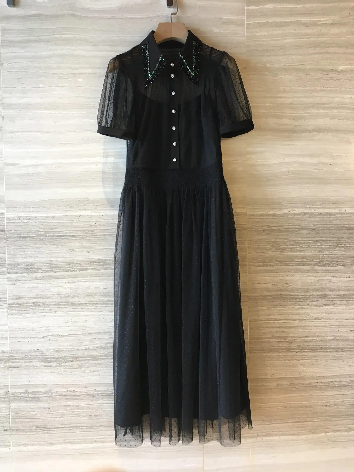 

The new summer 2019 neckline manual nail bead temperament gauze dress