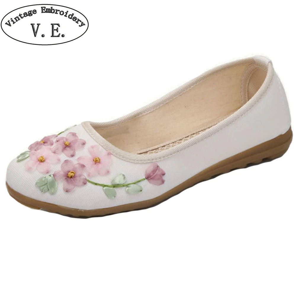 

Vintage Embroidery Old Peking Shoes Women Soft Sole Breathable Flats Ladies Casual Ballerina Shoes Mixed Color Tenis Feminino