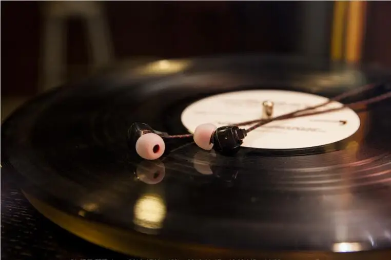 Дешево FIIO F1 динамические наушники вкладыши с монитором, высокоэффективные наушники с встроенным микрофоном и дистанционным разъемом 3,5 мм 120 см