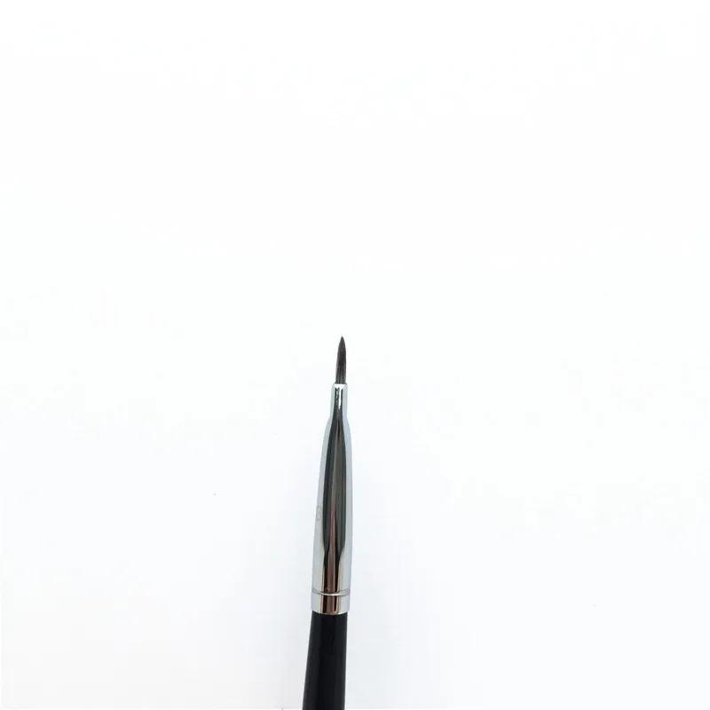 Sephora PRO Tapered Liner Brush #33 _ 2