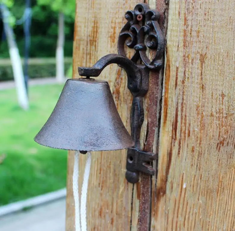

European retro nostalgic key doorbell garden cast iron doorbell wrought iron hand bells home accessories
