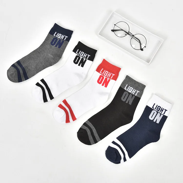 

Letters Men's Sports Cotton Socks Two bars Skate Basketball Long Tube Student Black Street Personality Autumn Winter Male Socks
