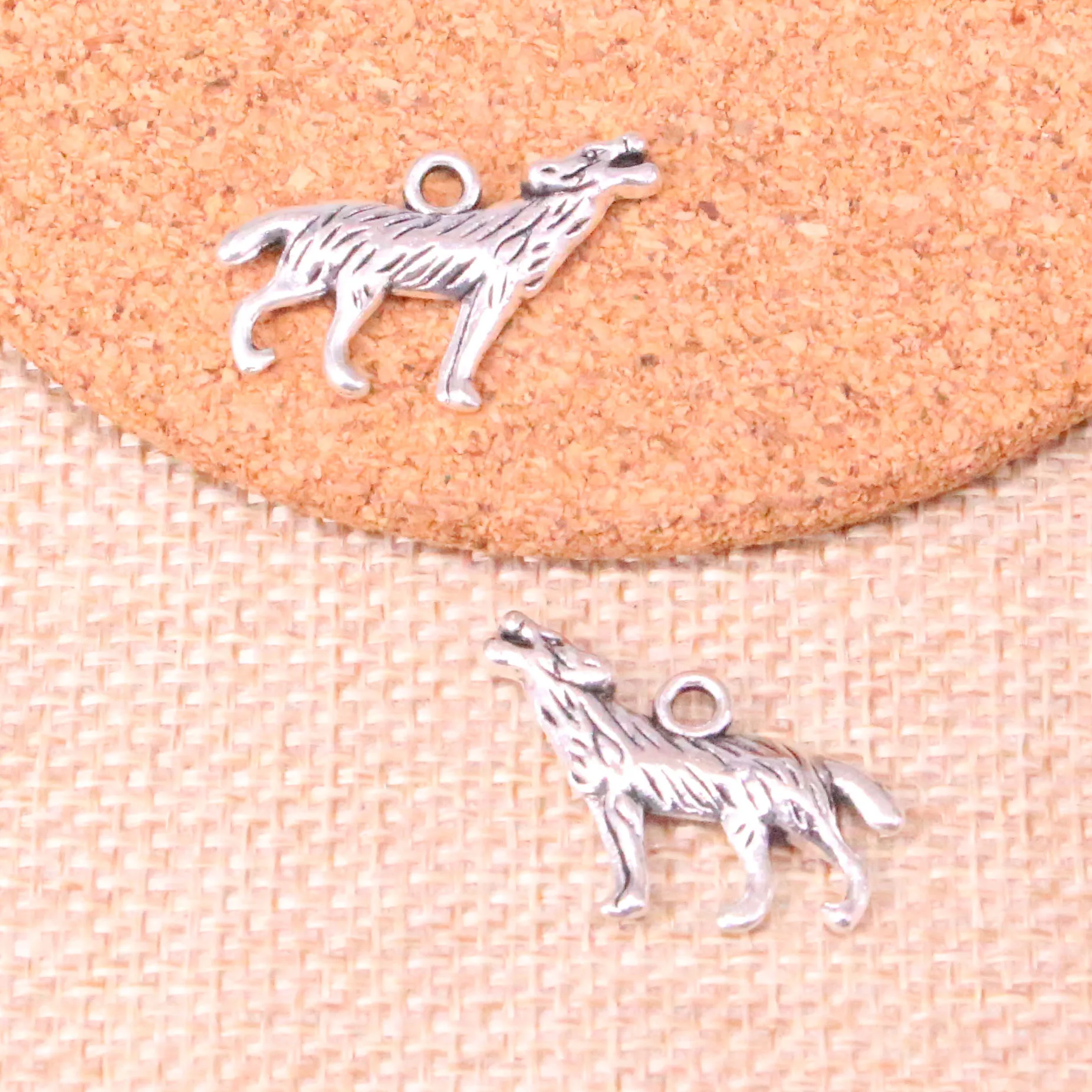 

12pcs Charms howling wolf Antique Silver Plated Pendants Fit Jewelry Making Findings Accessories 26*20mm