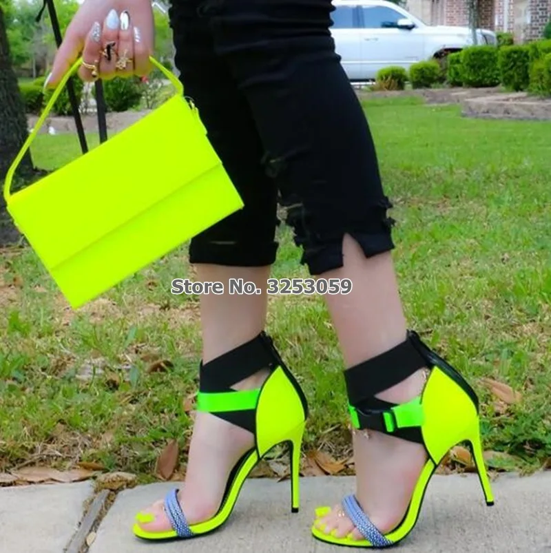 ALMUDENA/Босоножки на ремешке с пряжкой; Цвет лайм, неоновый, желтый, фуксия; модельные туфли на шпильке с эластичной лентой и пряжкой; разноцветная обувь в стиле пэчворк
