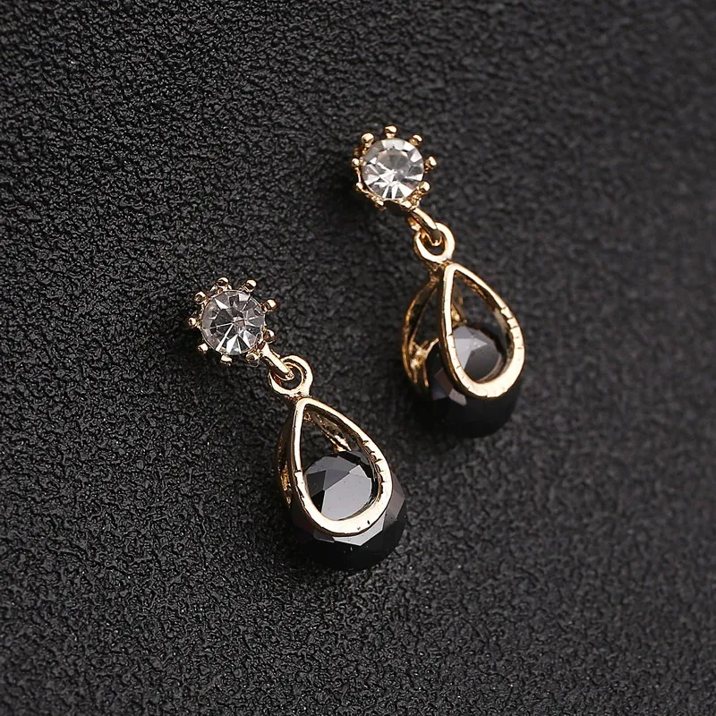 2017 new crystal design water drop small drop earrings wholesales water drop designs