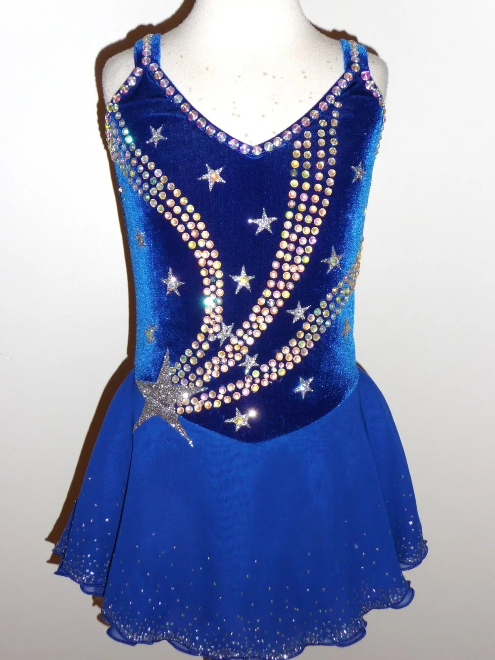 

Free shippingBlueNEW FIGURE ICE SKATING BATON TWIRLING DRESS COSTUME ADULT41