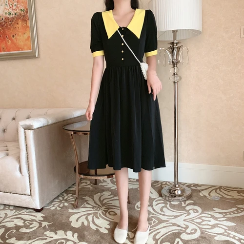 holiday clothes shop