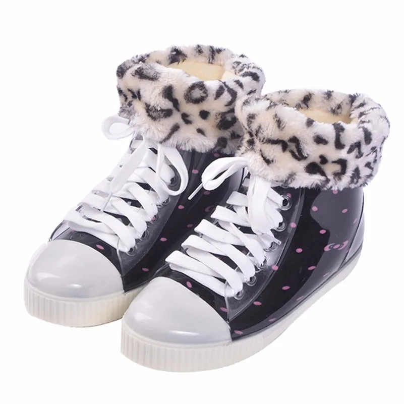 woman rain shoes 10 (19)