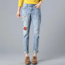 Джинсы с вышивкой джинсовые женские большие размеры Высокая талия бойфренд Модные свободные вышитые рваные и потёртые женские брюки