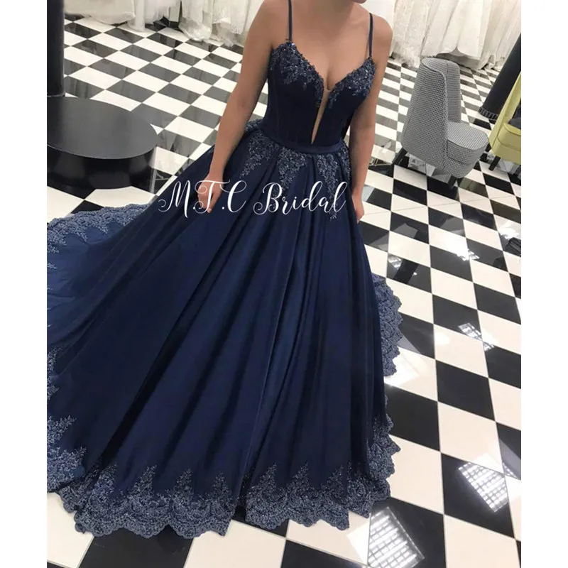 

Gorgeous Navy Blue Evening Dress Exquisite Lace Spaghetti Strap A Line Long Formal Occasion Dresses 2019 Newest Women Gowns