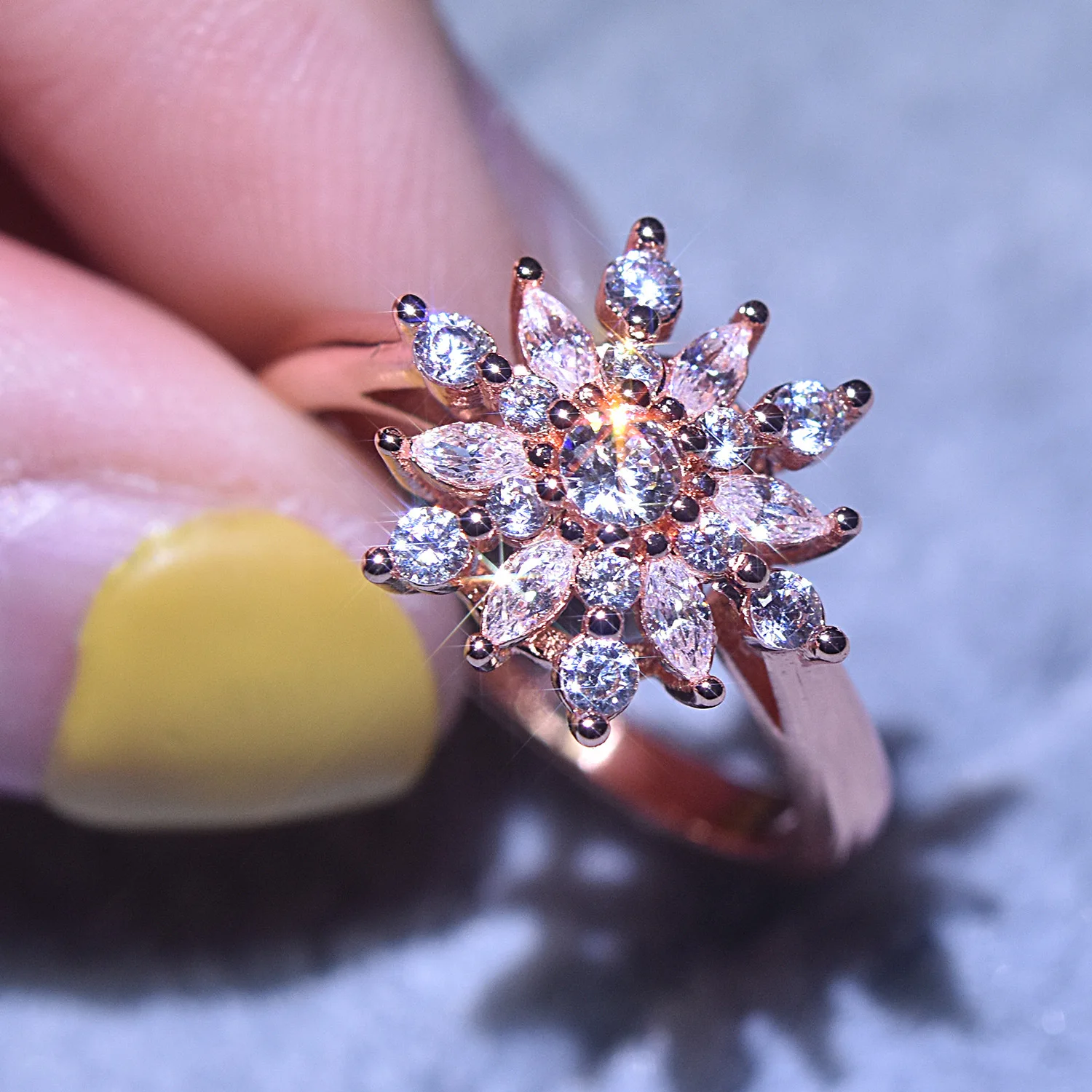 

Trendy Snowflake Rings for Women Exquisite Rose Gold Color Flower Wedding Engagement Rings with AAA Cubic Zirconia Party Jewelry