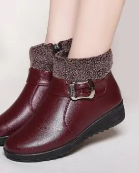 

2018 new cotton shoes plus velvet thick warm female ankle boots large size mother cotton boots leather shoes