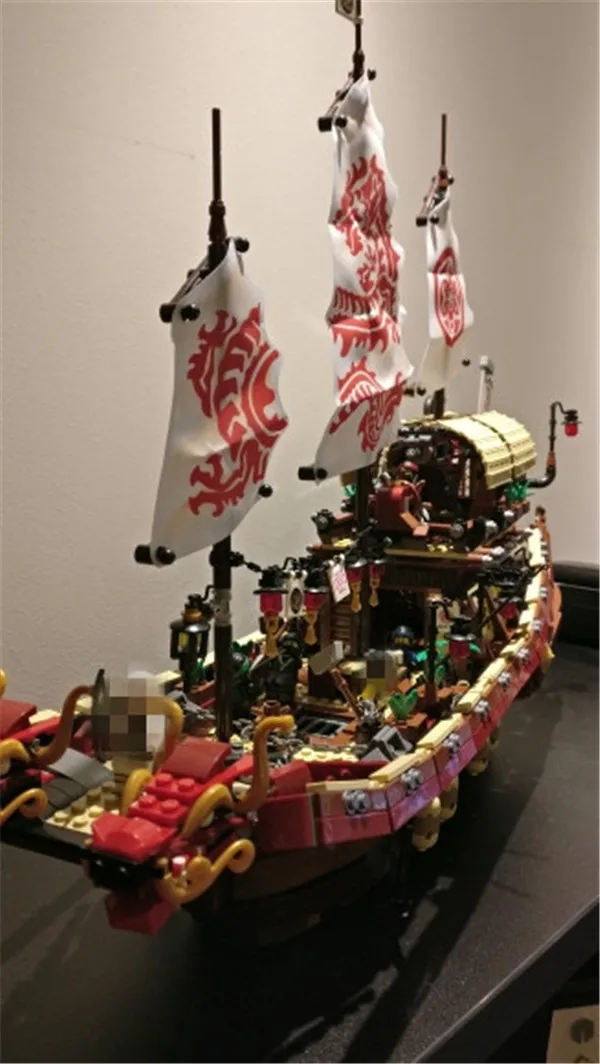 

2345Pcs The Destiny`s Bounty Set Genuine Ship Series Building Blocks Bricks Educational Toys Compatible Lepins Gift