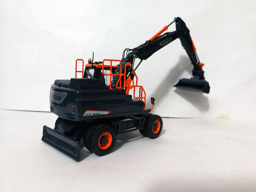 8138 (4)