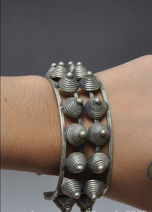

old silver Hand-carved Fine Spiral Ornamentation bracelet ^^@^18K GP SHIPPING 5.25