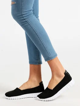 

Low sneakers slip on black