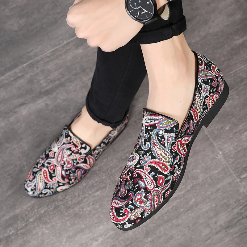 

2019 Embroidered Leather Shoes Loafers Comfortable Flats Shoes Luxury Formal Dress Brand Social Designer Driving Shoes Plus Size