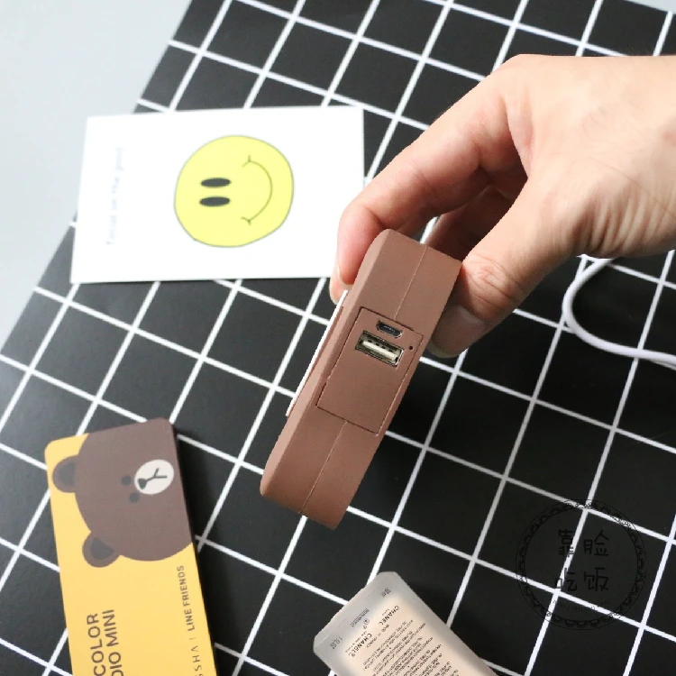 

NEW Rechargeable Battery Defecate Poops Emoji 8800MAH Cartoon Powerbank Portable External Battery Case Pack Charger with Package