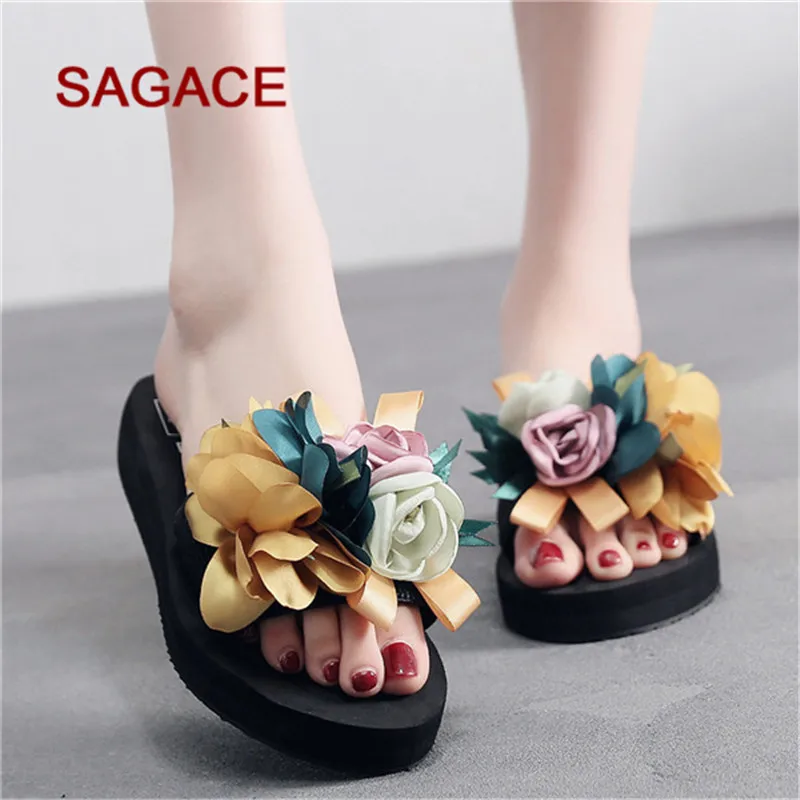 

Bohemian Style Summer Beach Slippers Flower Wedges Slippers Leisure Slip-On Beach Shoes 2019 Travel Simple Comfort Slippers