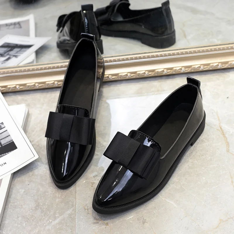 

2018 new female casual pointed black women's shoes flat shoes comfortable non-slip ladies shoes large size 35-40