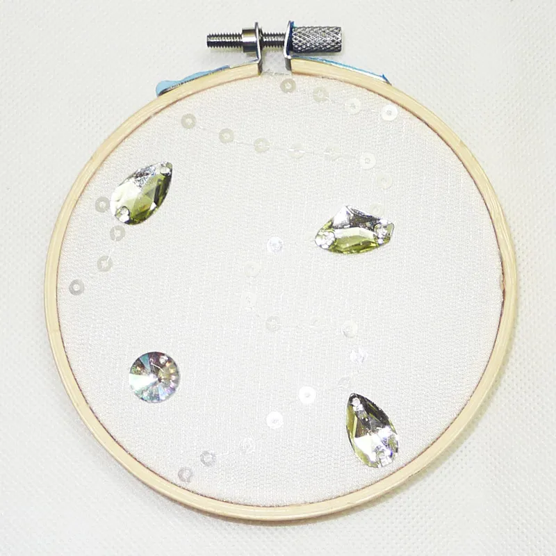 

New Arrival Bamboo Hoop Art 13cm Organza With Rhinestones Finish Frame Match Wedding Dress Hanging Decoration Home Decro Gift