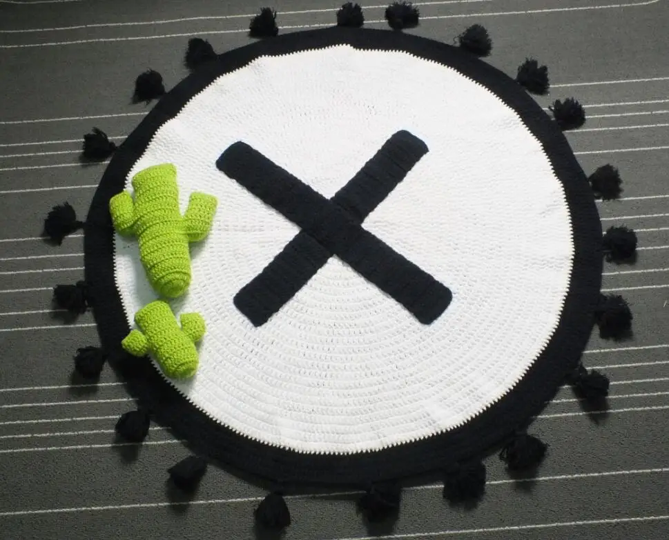 Руку зацепило круглый ковер Черный и Белый кисточкой вязаный ковер ребенка играть ползать коврик Гостиная украшения