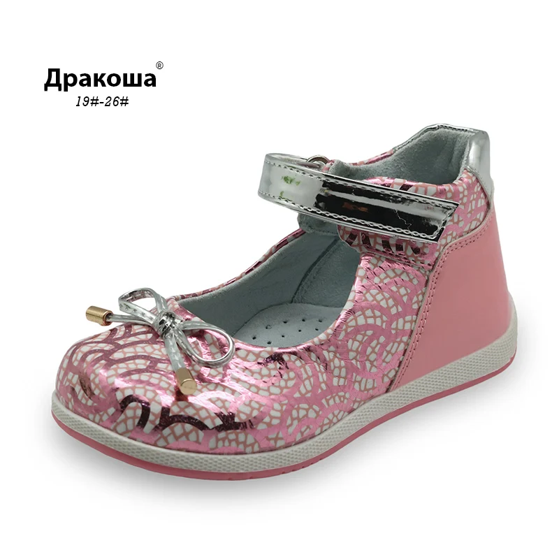 Apakowa/летние и весенние сандалии для маленьких девочек с кожаной подкладкой; детские сандалии с закрытым носком и ремешком на щиколотке; повседневная обувь на плоской подошве для девочек