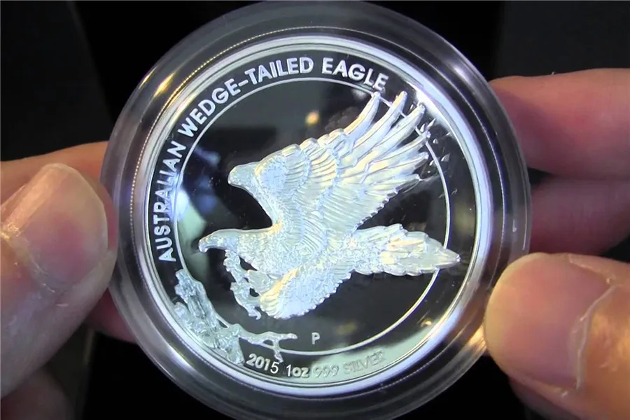 

Free shipping 30pcs/lot ,2015 Australian $1 Wedge Tailed Eagle 1oz .999 Silver Bullion Coin