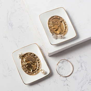 

Retro Ceramic Storage Tray Golden Ceramic Soap Dish Creative Cceramic Jewelry Storage Plate Porcelain Decorative tableware Plate