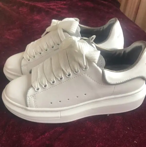 

2019 New Classic Bling Color Reflective White Luminous Casual Genuine Leather Women Shoes Female Thick Sole Trainer Boots