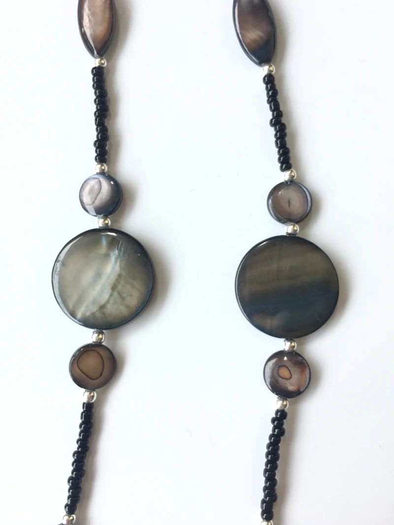 Black Beaded Glasses Chain detail (1)
