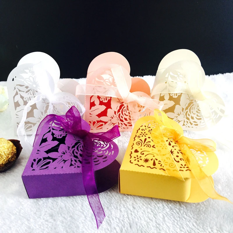 

10 Pcs Candy Boxes Party Favor Bags Heart-Shaped Leaves Hollow Modle Beautiful Box Candy Chocolate Box Set For Baby Party Decor