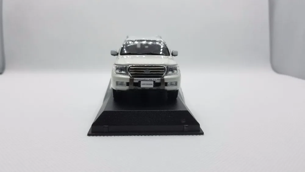 1:43 литая модель для Toyota Land Cruiser 200 LC200 белый внедорожник игрушечный автомобиль миниатюрная Коллекция подарков