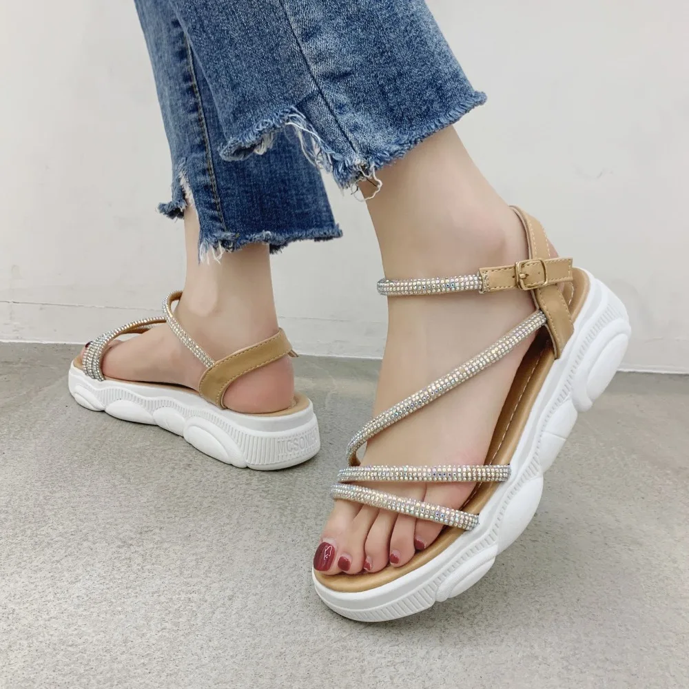 10734350024_942373533