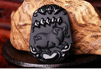 

The new light spot of new natural Obsidian pendant twelve zodiac Zodiac Necklace carved a pig flourishing business