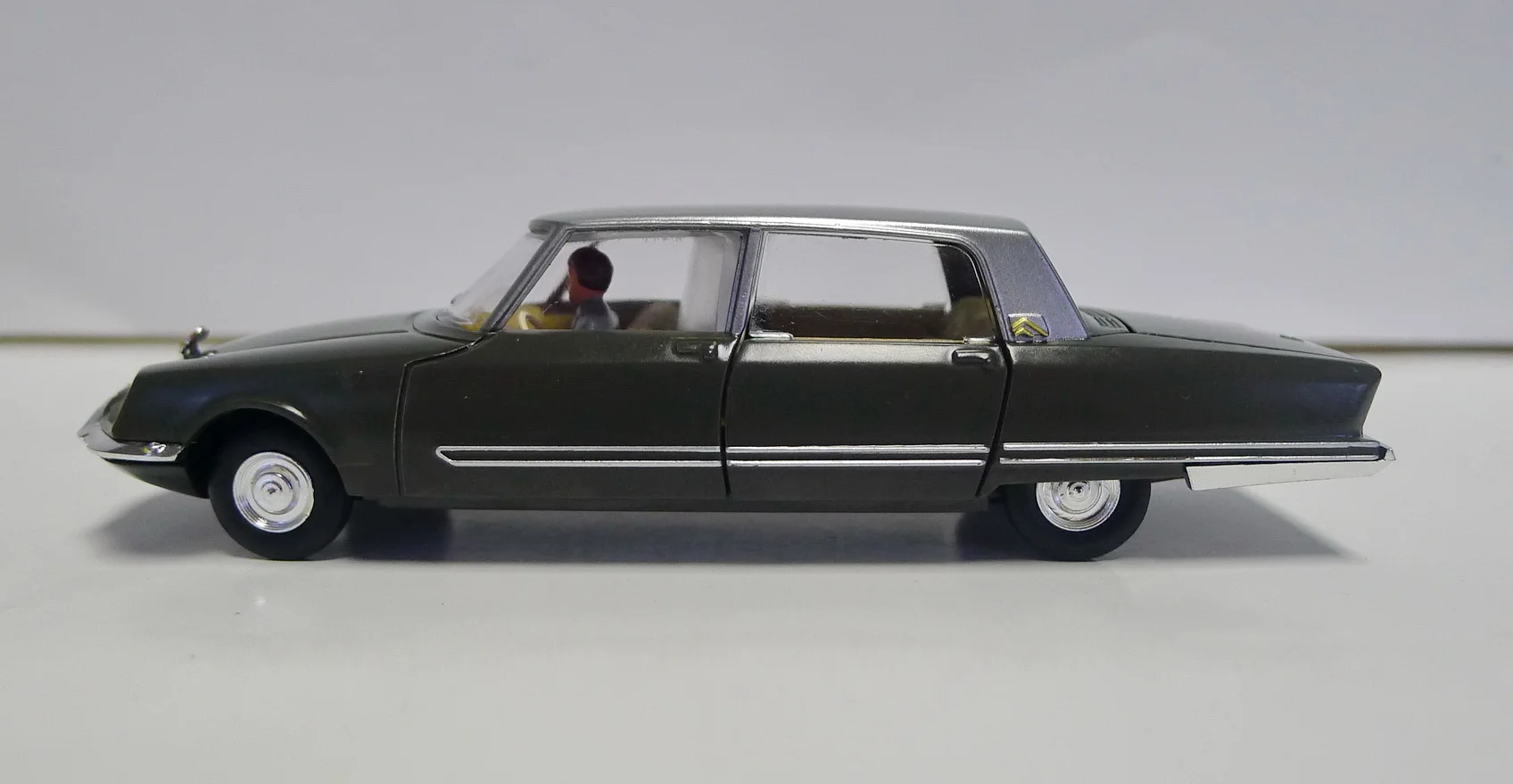 Atlas Dinky Toys 1435 citroёn DS presidentielle 1:43 литье под давлением