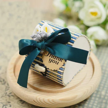 

20pcs New Heart Style Bamboo Wedding Favors Candy Boxes Bomboniera Party Gift Box with Tags + Flowers + Bowknots