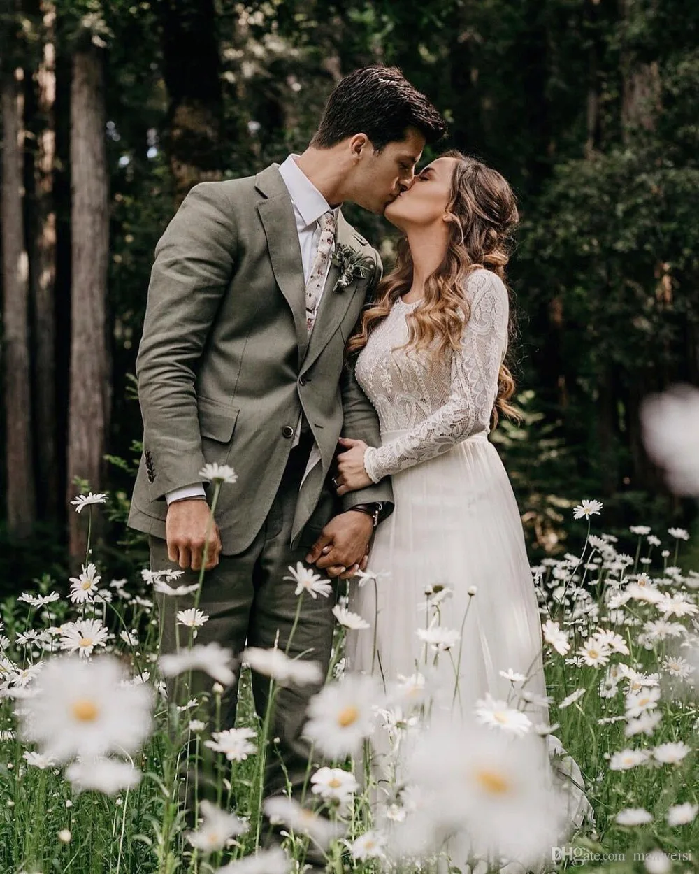 bohemian-country-2019-wedding-dresses-long-sleeves-jewel-neck-a-line-lace-applique-chiffon-boho-bridal-gowns-cheap (1)
