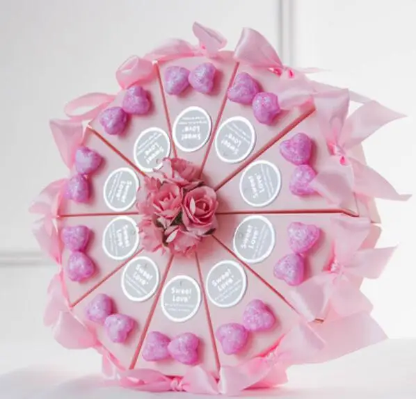 

50pcs Pink Rose Triangular Cake Style Wedding Favors Candy Boxes Party Paper Gift Box With Heart Decorations (5 Cakes)