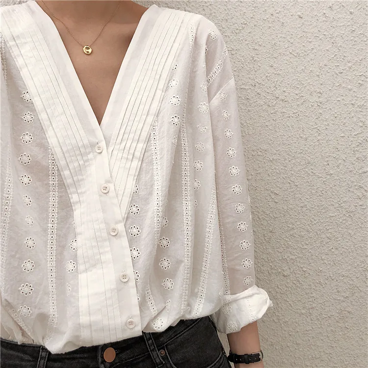 Günstige Süße crochet aushöhlen spitze stickerei v ausschnitt Schräge knopfleiste shirt chic bluse weibliche 2019
