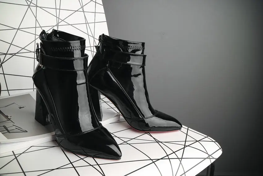 QUTAA/бордовая женская обувь из искусственной лакированной кожи с острым носком ботильоны на высоком квадратном каблуке на молнии женские мотоциклетные ботинки размеры 34-43