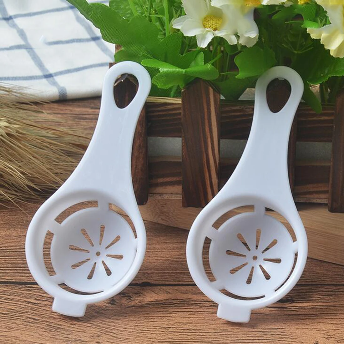 

Top Sale 2017 Useful Kitchen Tool Egg White Yolk Seperator Divider