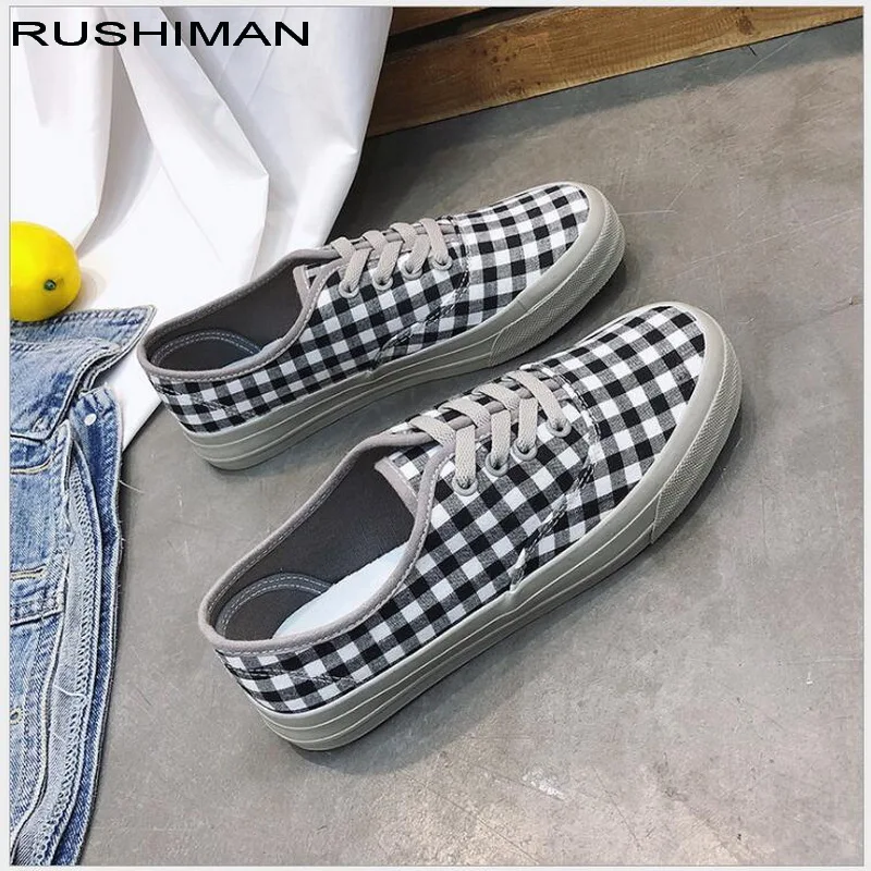 

Women Flat plaid Canvas Shoes 2018 Spring Summer Lace Up Student Board Shoes Ladies Casual Shoes Female Sneakers 5521