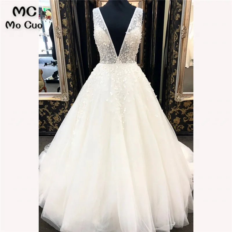 

2018 Vintage Wedding Dresses Long Tank Deep V-Neck Robe De Mariage Sleeveless Tulle A-Line Bridal Gown Wedding Dress