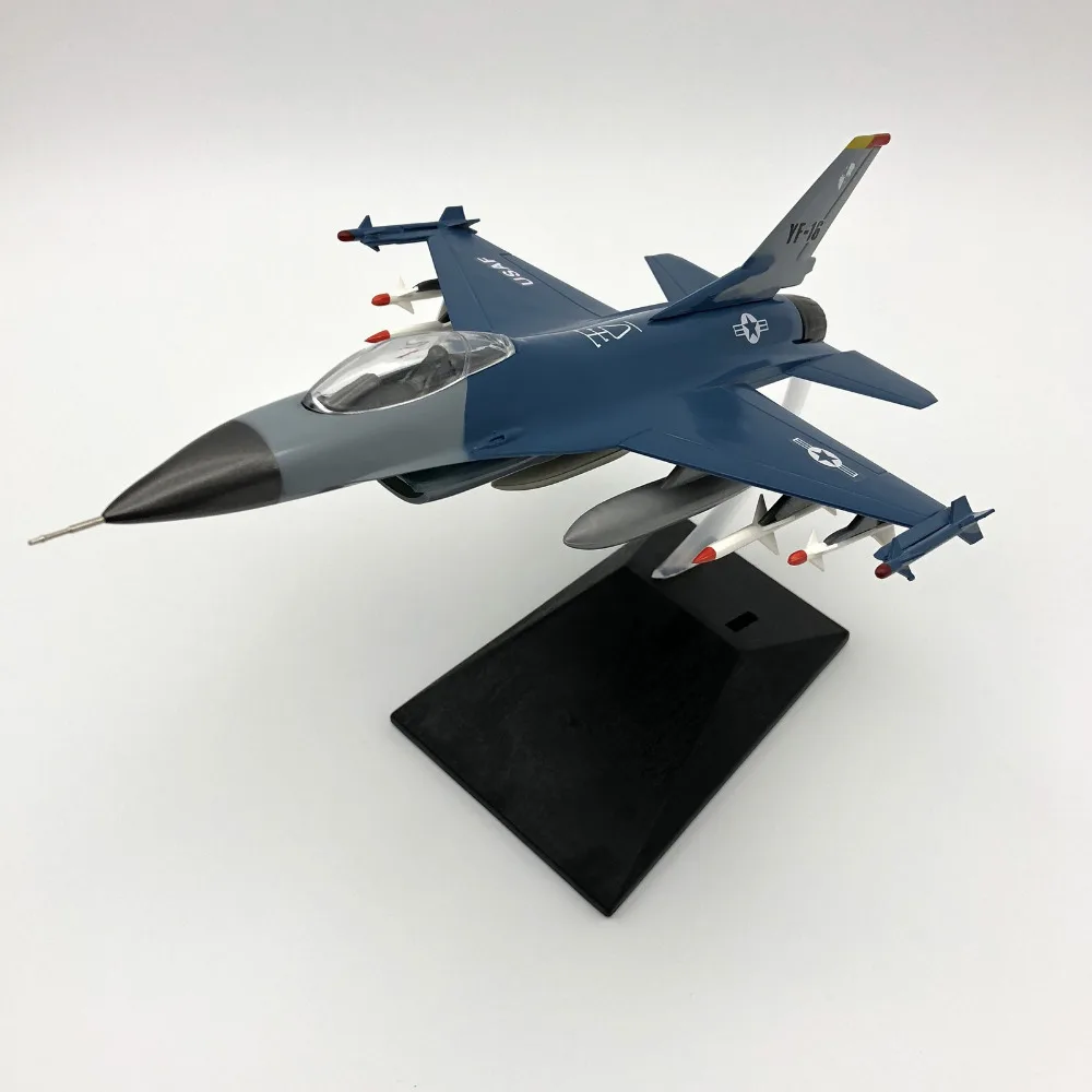 1/72 Статическая модель самолета Su35