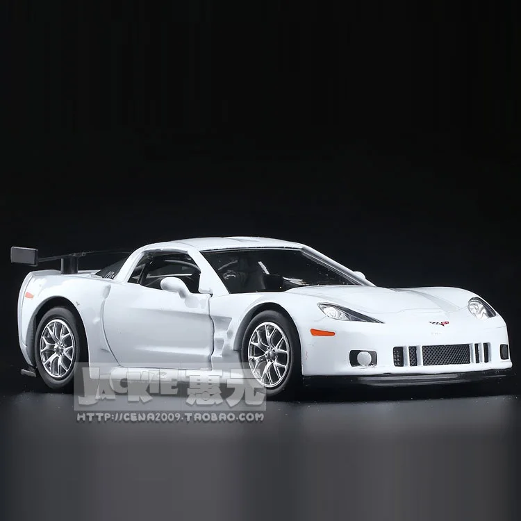 Высокая имитация изысканных литых и игрушечных автомобилей: RMZ городской автомобиль Стайлинг Chevrolet Corvette C6-R суперкар 1:36 литая модель из сплава - Цвет: Белый