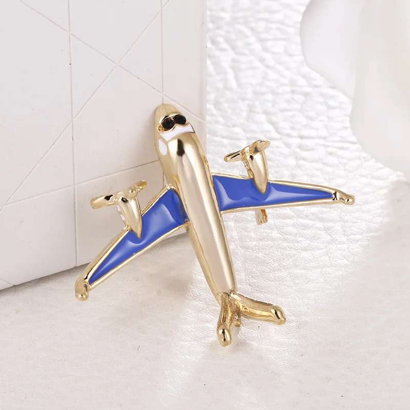 

Fashion Exquisite Aircraft Airplane Pin Brooch Alloy Badge Pin Gift Enamel Broches Mujer Gold Scarf Coat Hat Decoration Gift X53