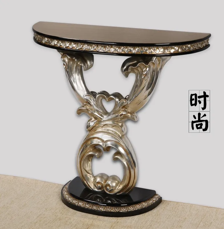 Only beautiful petals decorates porch stage desk. Fashion article table a few. Place for you to view Taiwan classical case