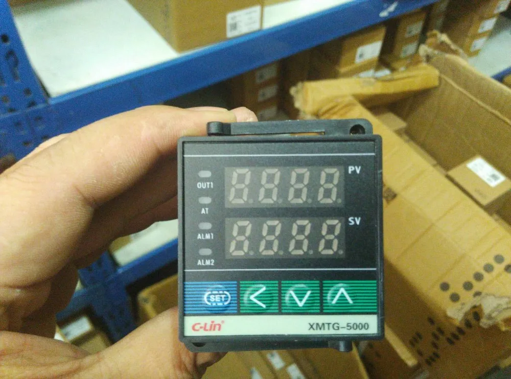 Brand new original authentic C-Lin thermostat XMTG-5512 PT100 400 degree temperature controller AC220V solid state relay output |