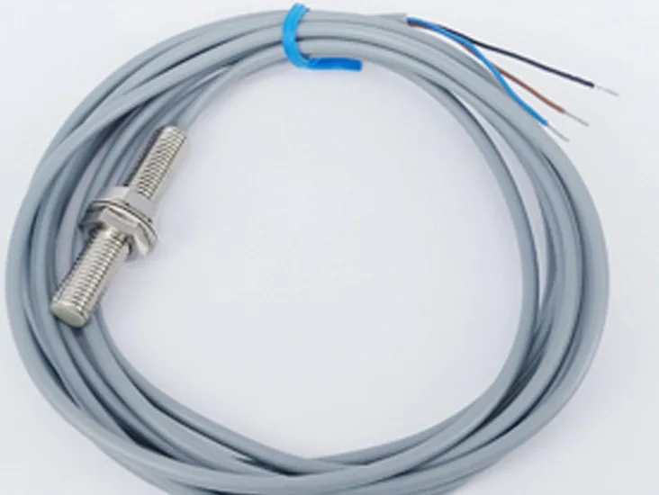 

FREE SHIPPING M8 proximity switch inductance type IA1T-B0802N-O3A2 Three-wire NPN normally open DC24V